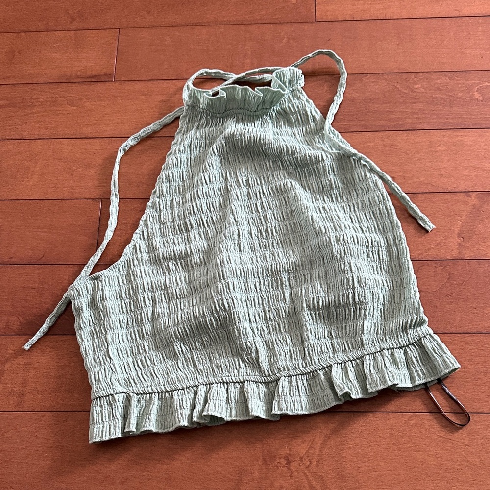 H&M Green Ruffled Crop Top